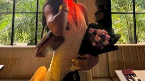 Elegant Halter Pleated Dress