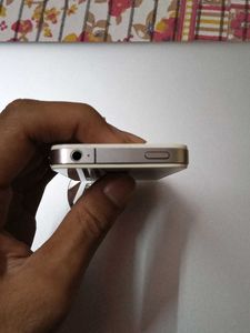 IPHONE 4s all Parts Are There But Battery Is Missi