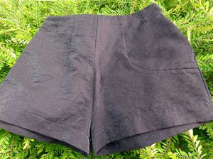 Chic Black Shorts