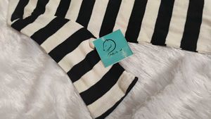 ✨Blue &amp; White Striped Top✨