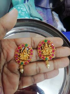 New Earrings Didn&#39;t Used