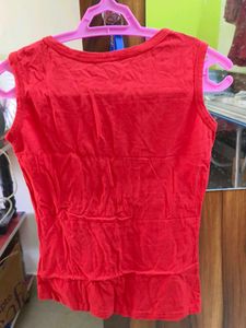 Red Sleeveless T-Shirt For Women