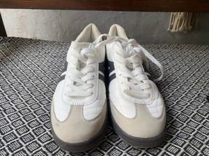 Pullandbear White Sneaker