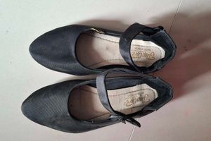 Cute Bowed Black Bellies