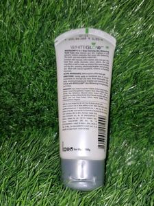 Lotus Whiteglow 3in1 Facewash