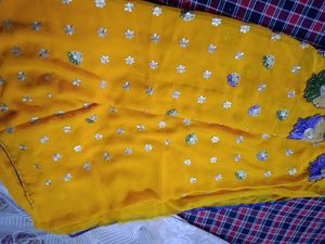 Price DropNEW PURE GEORGETTE SAREe.