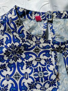 Paisley Print Sleeveless Kurti 💙