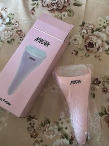 NYKAA Face Roller