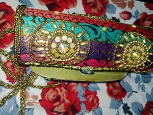 Beautiful Clutch Gives Old Vibes