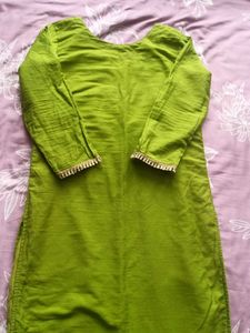 Green Kurta with Delicate Trim