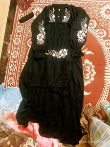 Beautiful Embroidery Work Abaya