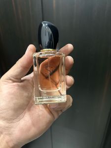 Giorgio Armani Si Perfume