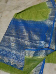 Elegant Green & Blue Saree Without Blouse.
