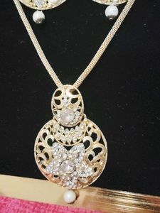 Elegant Gold-Tone Jewelry Set
