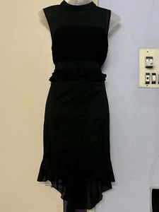 Elegant Black Sleeveless Dress