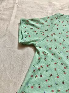 Floral Baby Tee🌷