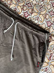 Men&#39;s Brown Capri Shorts