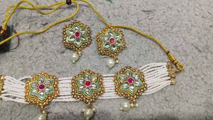 Choker necklace Set with stud earrings