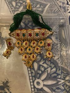 M Selling A Rajsthani Jewellery.