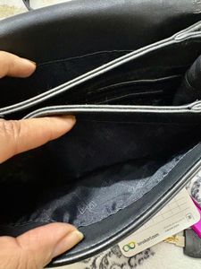 Vanheusen Chic Black Crossbody Bag