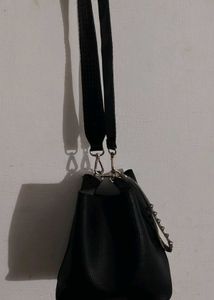 Find KAPOOR BLACK SLING