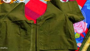 Bottle Green Colour Cotton Saree