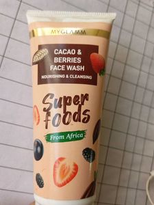 MyGlamm Cacao &amp; Berries Face Wash