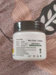 LUVYH Skin Whitening Scrub (1 free gift 🎁 )