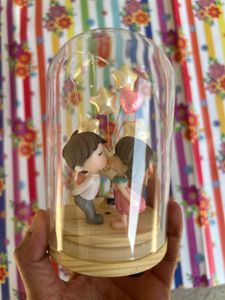 Couple Kissing Dome Showpiece