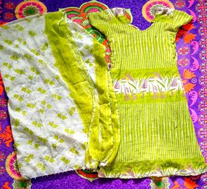 Green Kurti With Thuppatta 👗