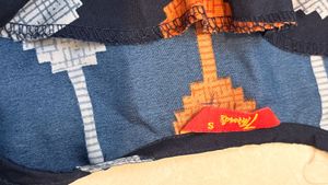 Patterned Women&#39;s Top