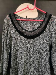 Stylish Grey Scoop Neck Fitted Top
