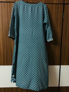 Teal Elegance Printed Kurti 🌸