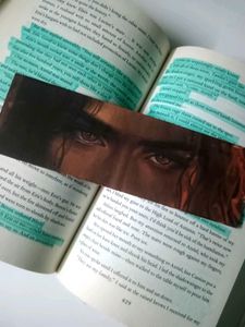 A Court of Wings &amp; Ruin by Sarah J Mass+ Free Gift