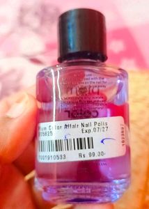 PLUM COLOR AFFAIR NAIL POLISH REMOVER 💅