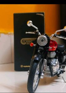 Royal Enfield dicaste model of 1:15 scale