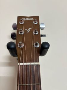 Yamaha F310 Premium Acoustic Bundle