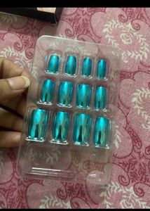 Huda Beauty Colorful Fashion Press-On Nails
