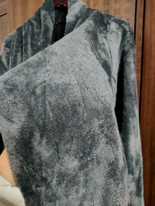 SALE 🛍️ Grey Velvet Fur Shrug