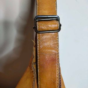 Harpa Shoulder Bag