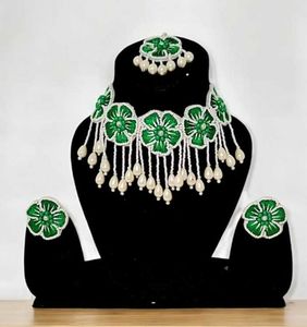 Floral Jewelry Set With Mangtika