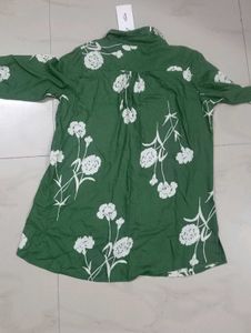 Floral Print Green Top - XS size