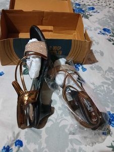 Elegant Gold Strap Sandals