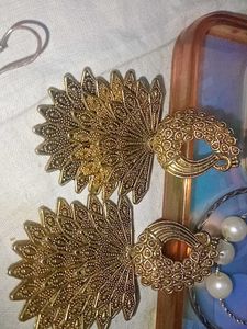 8 Sets Of Earings