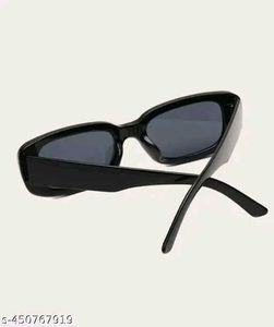 Retro Black Rectangle Sunglasses 😎