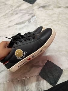 Black Shoe