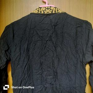 Elegant Embroidered Kurti