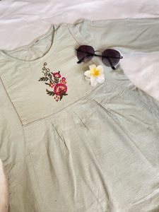 Chic Embroidered Cotton Kurta for Women
