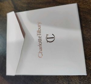 Charlotte Tilbury Makeup Puff