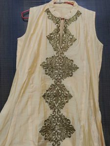 Elegant Embroidered Kurta